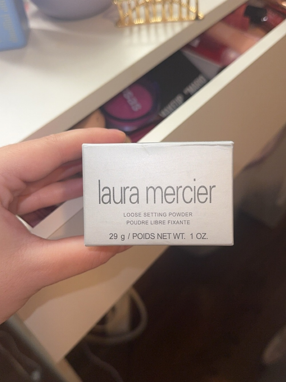 Laura Mercier Loose Setting Powder - Translucent - Picture 2 of 10